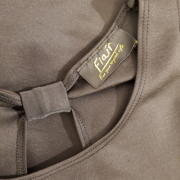 Flair Black Sleeveless Blouse - Picture 7 of 7